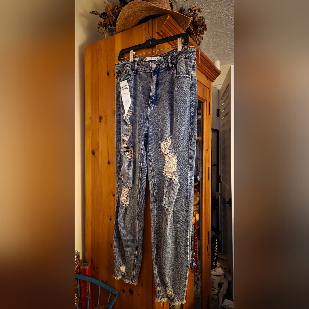 Tinseltown Distressed Mom Jeans